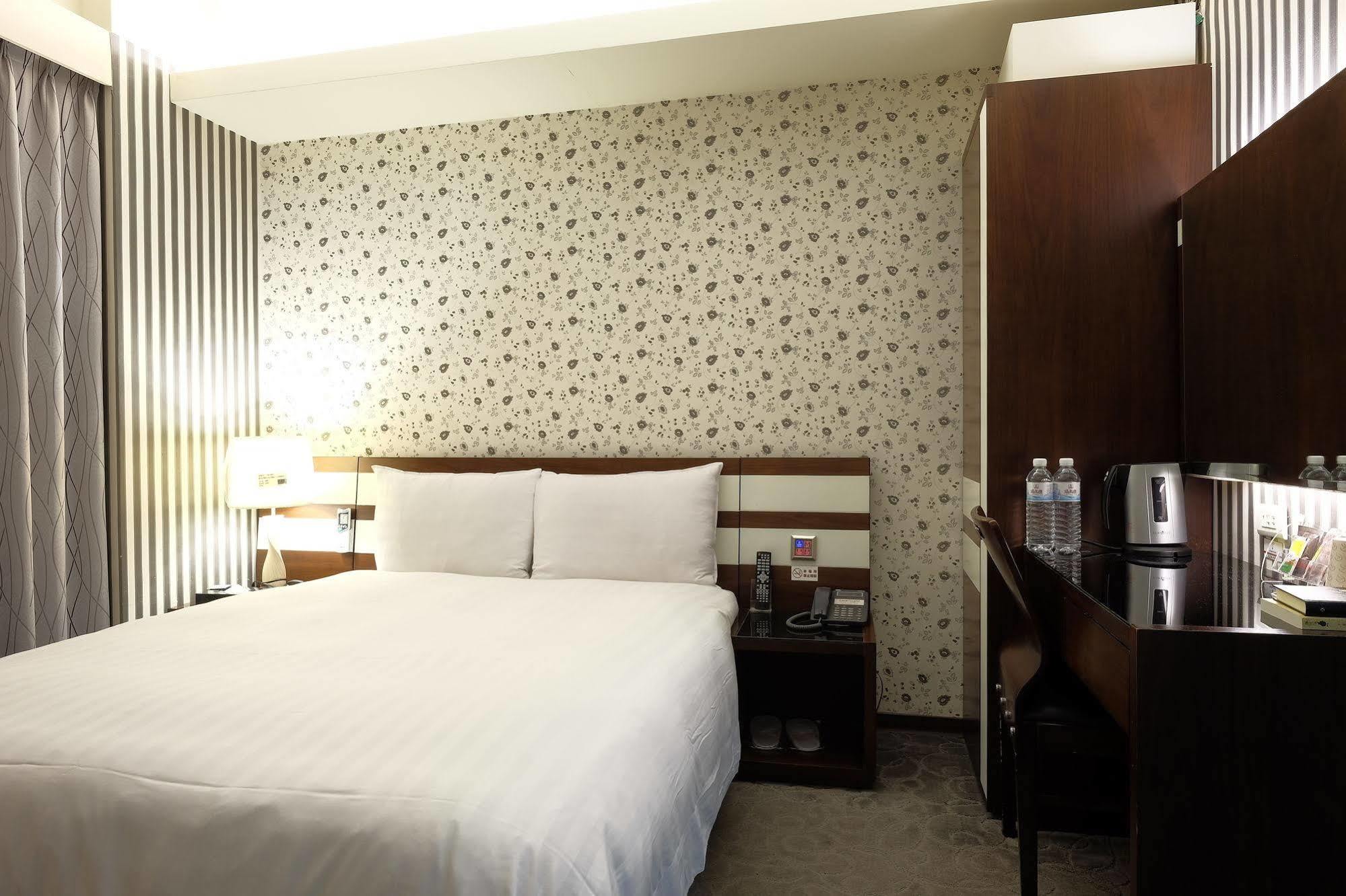 Talmud Hotel Gongyuan Taichung Dış mekan fotoğraf